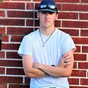 Meet your Posher, Dakota